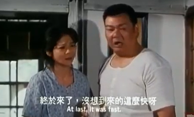 王彩樺當年在電影《小鬼遇到兵》和張立威演夫妻，得知張立威死訊，王彩樺萬般不捨。（圖／翻攝小鬼遇到兵片段）