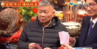 大甲鎮瀾宮抽出國運「中下籤」！媽祖指示一次看 顏清標這樣解