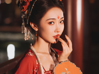 乾隆「极乐8人行」不满足 尼姑也不放过 还邀皇后同乐