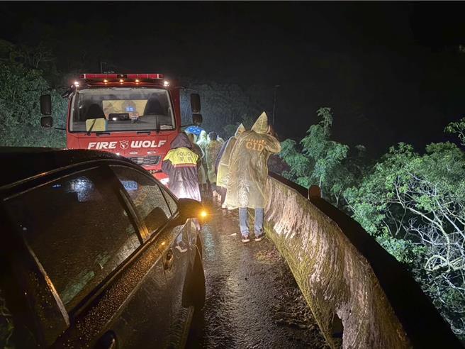 施姓男子涉嫌殺死友人方姓男子，並帶到屏東的山區棄屍。橋頭地檢署訊後向法院聲請羈押。圖為屏東案發現場。（資料照片）