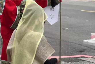 討薪過年冤死！高雄男頭七招魂10分鐘「擲嘸筊」