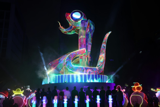 台北燈節主燈「福蛇豆豆」亮了！設計涵義一次看