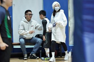 U19籃球聯盟》教練老爸許晉哲支持 許鈞崴進步迅速獲肯定