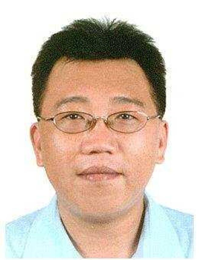 長勝國際開發公司由負責人孫佳宏吸金逾50億元，害上千人血本無歸，他則是帶著受害人的血汗錢潛逃境外。（圖／翻攝調查局外逃通緝罰查詢系統）