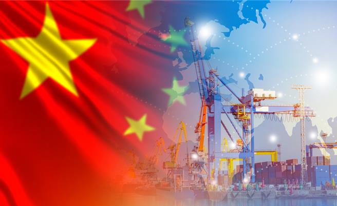 透过对大陆22位首席经济学家进行调查，多认为2025走势「前高后低」，并以消费升级奠定復甦基础。 （示意图:shutterstock/达志）