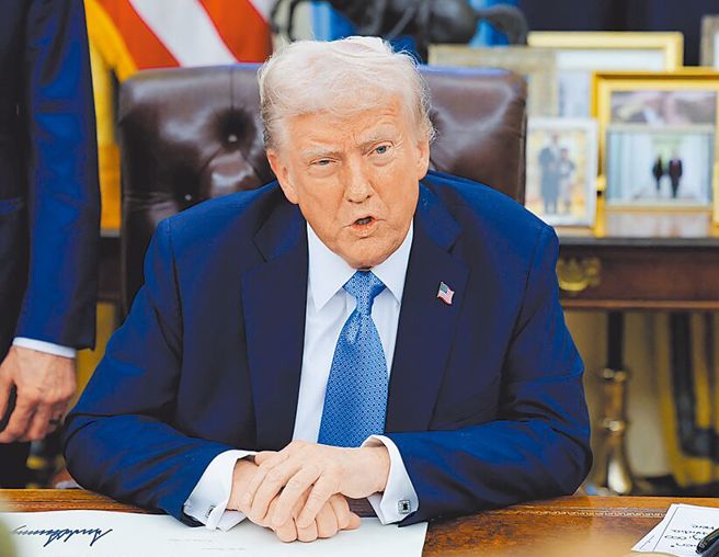 美国川普政府数度点名台湾，摆明将针对晶片课徵关税。（路透）