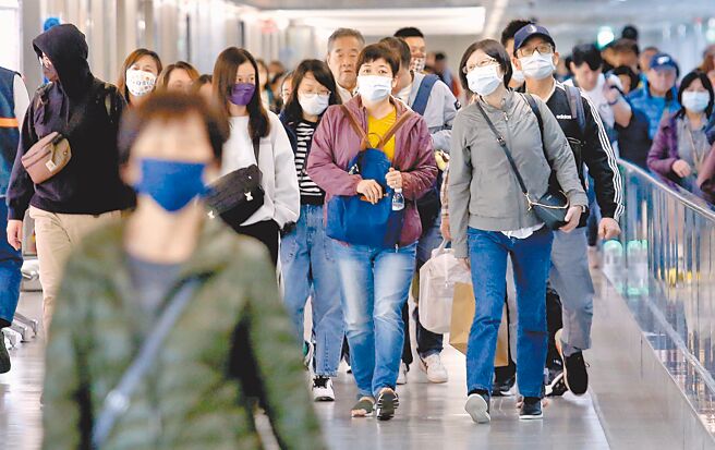 桃園捷運公司1日宣布，自2月3日起，由A1台北車站直達桃園機場加班車，每天提早自清晨5時30分發車，將試辦3個月。圖為機場人口示意圖。（本報資料照片）