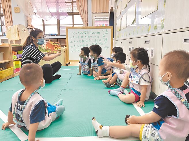 公立幼儿园学前特教班在暑假课后照顾期间的师生比例高达1比15；人员短缺，国教署表示将加码补助。（本报资料照片）