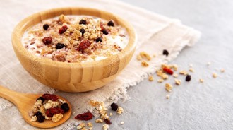 燕麥和麥片有何不同？教你輕鬆選對營養早餐  守護健康！