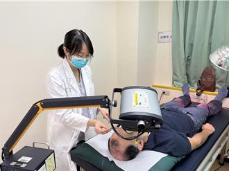 春节狂看手机眼睛畏光怕风 中医针灸＋药膳缓解疲劳症状