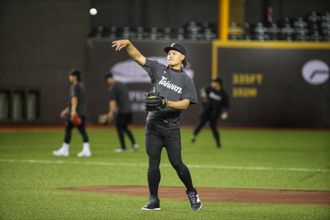 經典賽》張育成期待在大巨蛋出賽 髒辮造型超搶眼