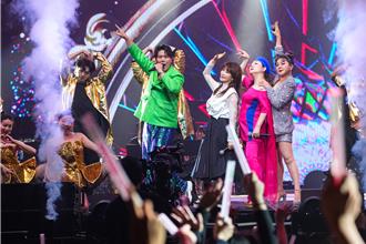 《WE ARE 我们的除夕夜》卡司演出让网友惊艳 中国娃娃听全场合唱被逼哭