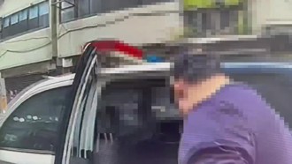 警报器异常！宵小断网剪线 潜入中山区店内搜刮10万