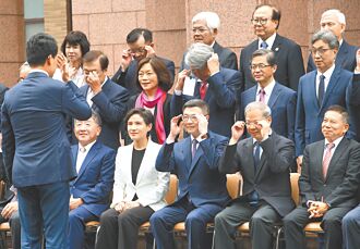 修法對立、大罷免 政局亂 內閣暫不改組