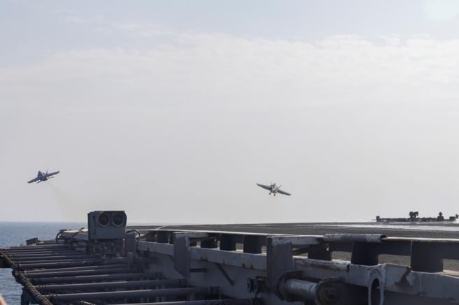 五角大厦证实对索马利亚的IS据点成功发动攻击。图为美海军「杜鲁门号」航舰。（取自非洲司令部网站）