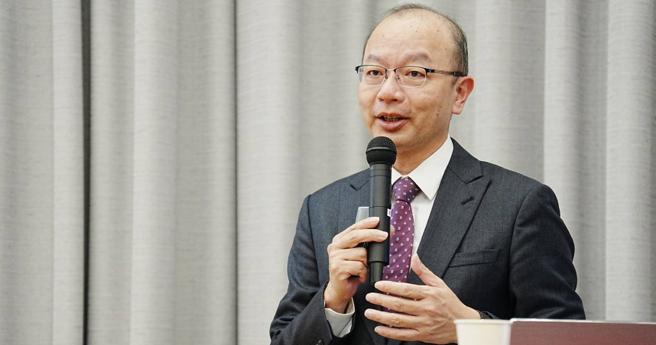 台湾经济研究院企业发展研究中心主任孙明德认为，台湾需慎思在新的美中关系中发挥优势与迎接挑战。（图／翻摄自上海商业储蓄银行文教基金会脸书）