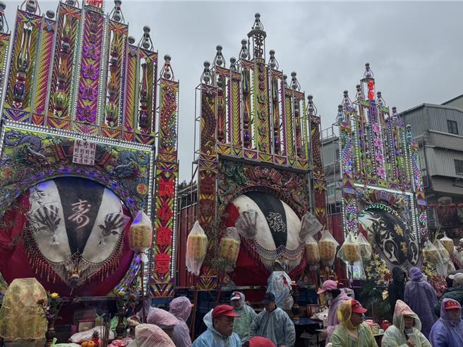 新北市三峡赛神猪祭今（3）日在三峡祖师庙登场，由第一股刘姓刘铭星担任值年炉主。（柯毓庭摄）