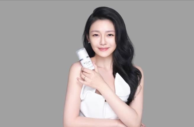 大S最後一次為台灣品牌TKlab代言，話題吸引力還是相當強大。（摘自大S社群網站／黃唯淯台北傳真）