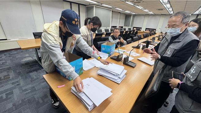 罢免立委黄建宾连署，累计连署突破4200份，远超罢免团队预期。