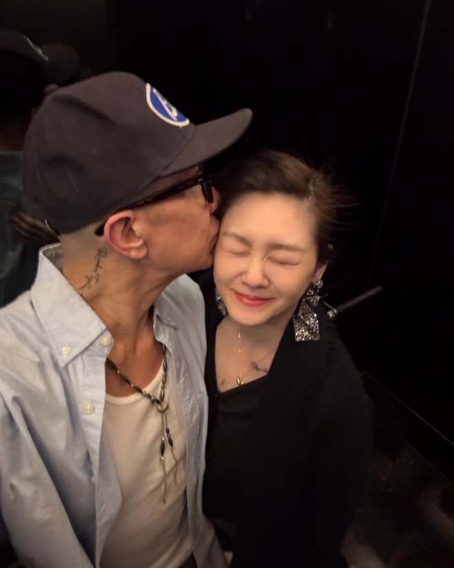 大S（右）生前与老公具俊晔（左）甜蜜模样。（翻摄具俊晔IG）