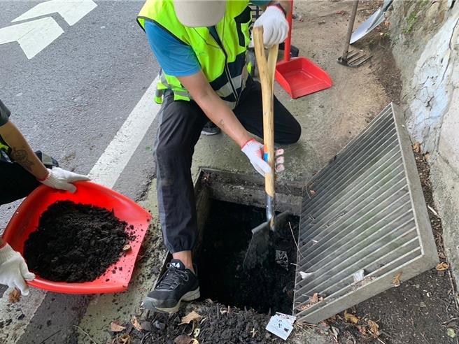 桃园市芦竹区八德一路为南崁往返林口的重要替代道路，每逢颱风、豪雨，此路段便会造成淹水问题不断。（张桂绵提供）
