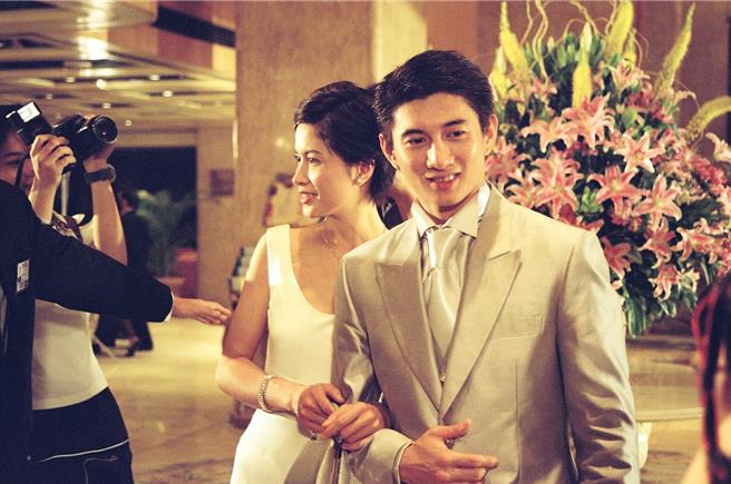 吴奇隆（右）和邵美琪在《创世纪》中有不少对手戏。（年代提供）