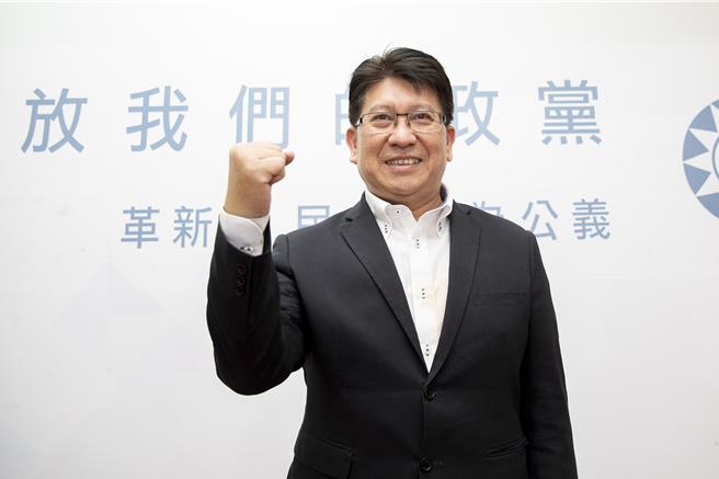 民进党大规模发动罢免蓝营立委行动，新竹县立委林思铭被指控欠税，他抨击完全是抹黑造谣。（罗浚滨摄）