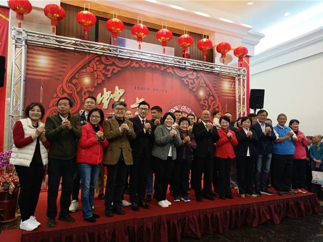 台中市议会上午举行新春团拜，议长张清照表示，新的一年希望大家多多交换意见。（陈淑娥摄）