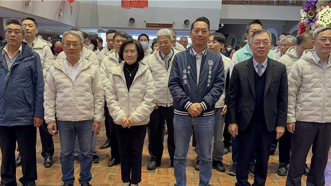 宜兰县长林姿妙（左三）今以贵宾身分出席活动现场。（吴佩蓉摄）