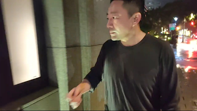 汪小菲神情憔悴。（图／翻摄画面）