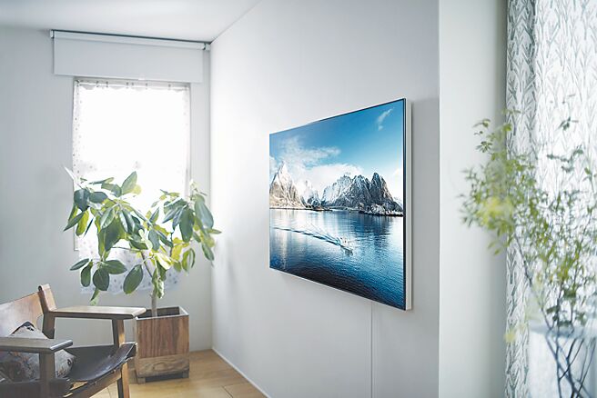 Panasonic全新Life Design无线显示器系列，超薄OLED零间隙壁挂，43吋大萤幕移动显示器，HCX Pro AI影像晶片与Dolby Atmos影像技术展现极致画质，随时随地打造个人化体验。图／Panasonic提供