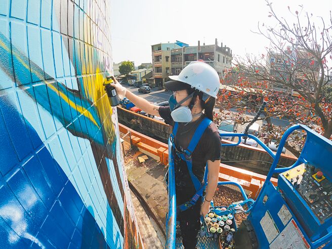 塗鴉藝術家陳若欣。（陳若欣提供／洪靖宜高雄傳真）