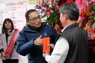 調整公車運價就是要照顧員工  侯友宜上午慰勞公車駕駛員及技工 