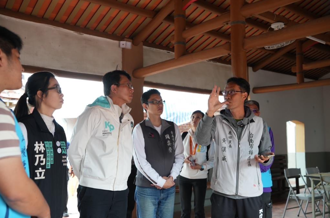 黃國昌訪台南楠西慰問受災戶 承諾全力協助重建