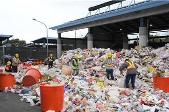 花莲春节垃圾量激增3倍 清洁队吁落实分类