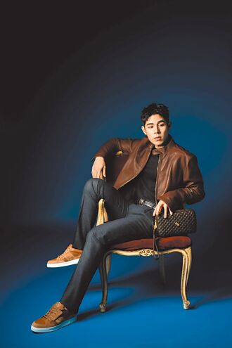 詹懷雲穿Stefano Ricci男神氣場爆棚 十年磨一劍華服加持更有自信