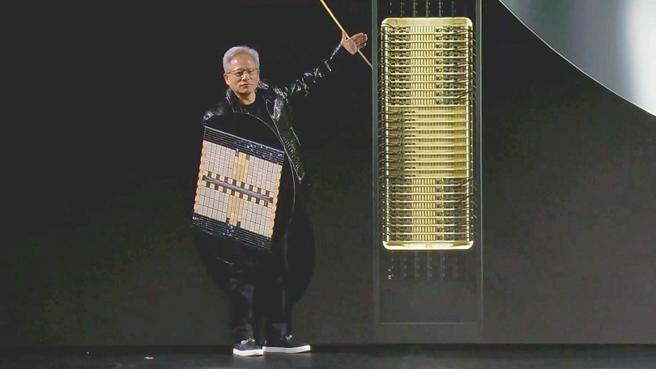 连贤明表示，今年台湾半导体等优势的产业还会持续。（图／翻摄自Nvidia CES 2025 keynote）