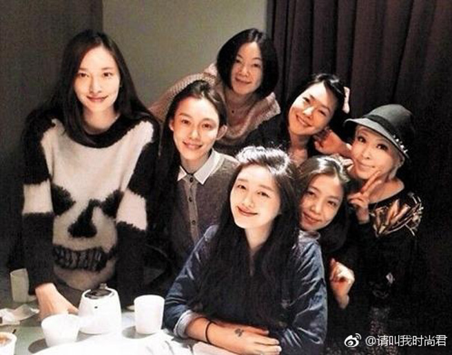 吴佩慈、大S、小S、范玮琪、范晓萱、阿雅、Makiyo组成「华冈七仙女」。（图／翻摄自微博）
