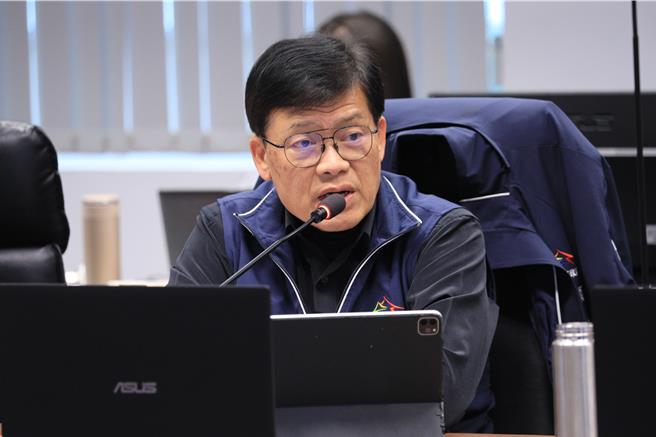 艺人大S因流感併发肺炎病逝，台中市卫生局长曾梓展说，全市流感疫苗昨天一天打掉约1万剂。（林欣仪摄）