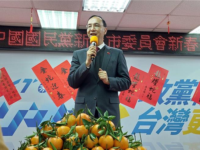 国民党主席朱立伦今（4）日至批民进党「搞恶霸」，不问是非公理，只为权力政治考量，重申国民党必要时会「以战止战」，呼吁赖清德总统用智慧来解决问题，而非只会争斗，否则最后伤害的是台湾。（陈慰慈摄）