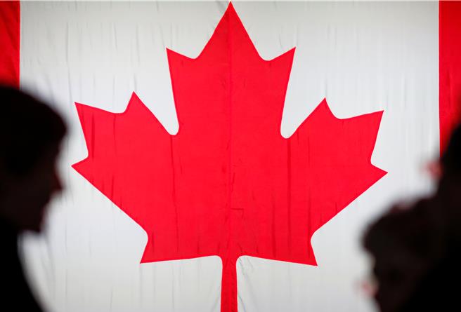 在美国决定推迟30天对加拿大进口产品徵收一系列关税后，安大略省省长福特（Doug Ford）3日宣布，该省将暂停针对美国的一系列计画中的报復措施。（路透社）