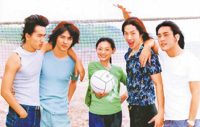 大S（中）2001年与「F4」言承旭（左起）、周渝民、吴建豪、朱孝天合演《流星花园》，红遍全亚洲。（图 /资料照片）