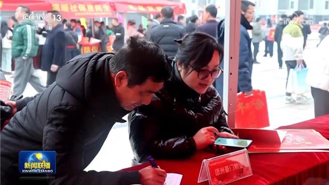 湖南岳陽團洲新村洞庭湖破堤重建新春過好年。（大陸央視）