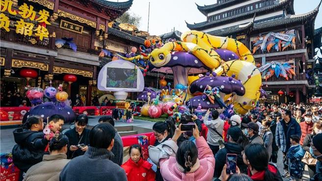 陸春節多地文旅數據出爐。（大陸央視）