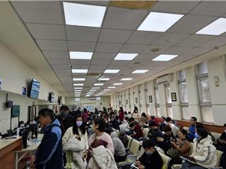 政院中辦喊「沒錢辦護照了」  廖偉翔轟造謠