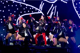 高雄》感谢高雄邀唱台湾跨年首秀 韩星秀超萌小物