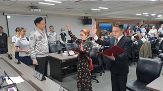桃原民局長巴奈‧母路、智發會主委廖修武 宣誓就職
