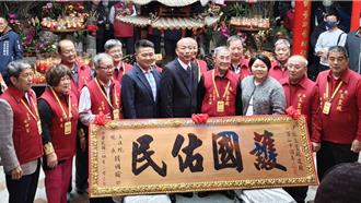 韓國瑜參拜沙鹿玉皇殿　初九「拜天公」心願全說了