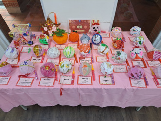 臺日文化藝術交織！士林公民會館展出學生創意燈籠與特色畫作