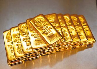 关税战开打 饰金飙上11570元